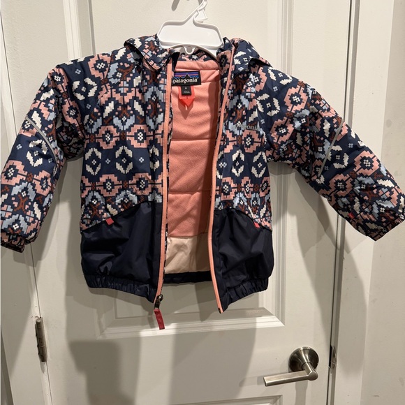 Patagonia Girls Geometric Patterned
Hooded Jacket Size 3T - Picture 2 of 10